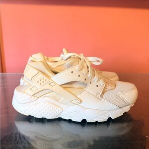 Nike Hurricane Casual Athletic Sneakers in Cream